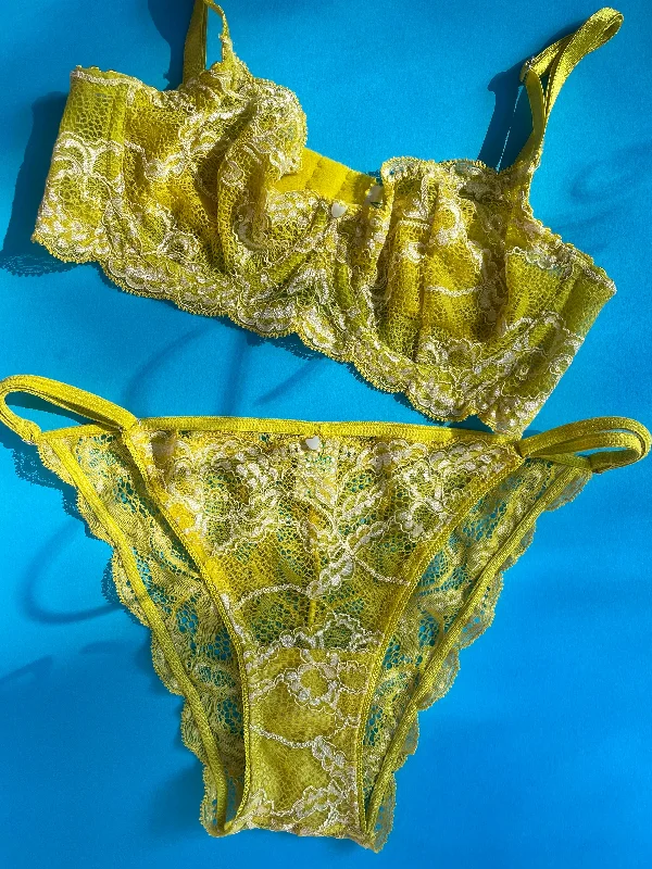 Women’s lightweight hipster briefs-Clo: Fortuna Lace Demi Underwire Bra - Chartreuse