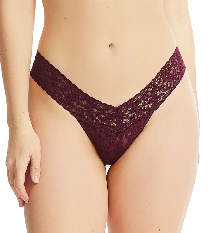 Women’s low-rise cotton panties-Hanky Panky Signature Lace Low Rise Thong (4911P) - Dried Cherry