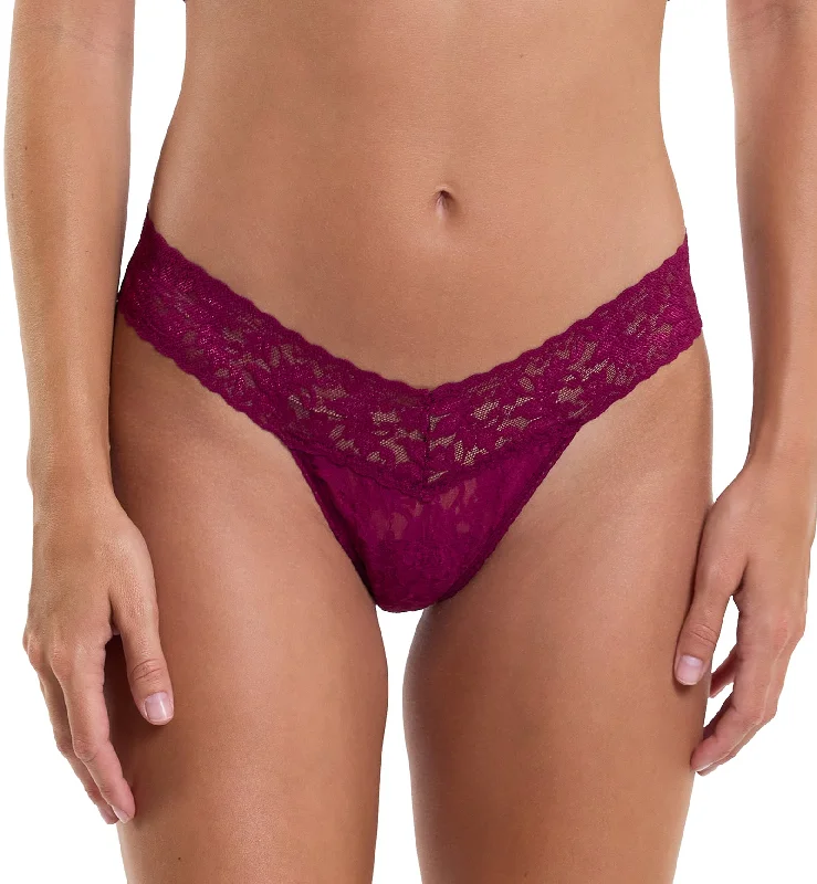 Women’s scalloped lace bikini-Hanky Panky Signature Lace Low Rise Thong (4911P) - Sugar Plum