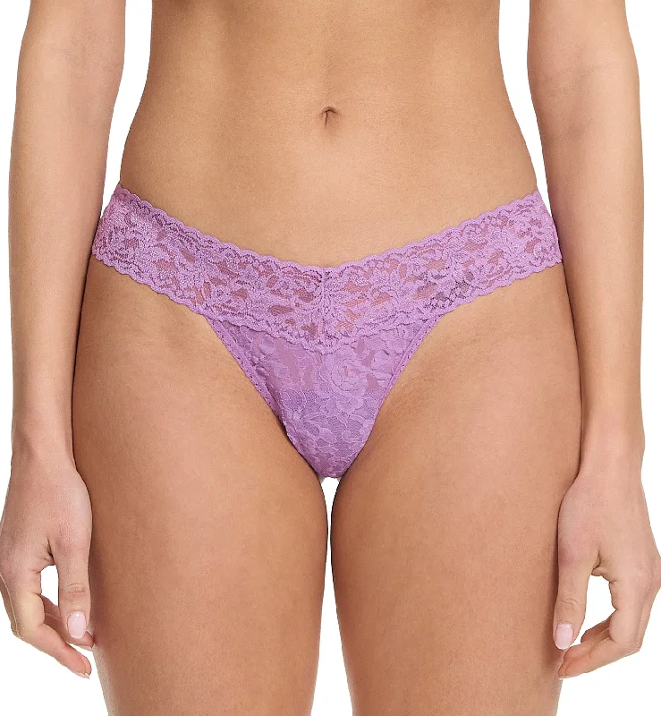 Women’s smooth satin thong-Hanky Panky Signature Lace Low Rise Thong (4911P) - Venus